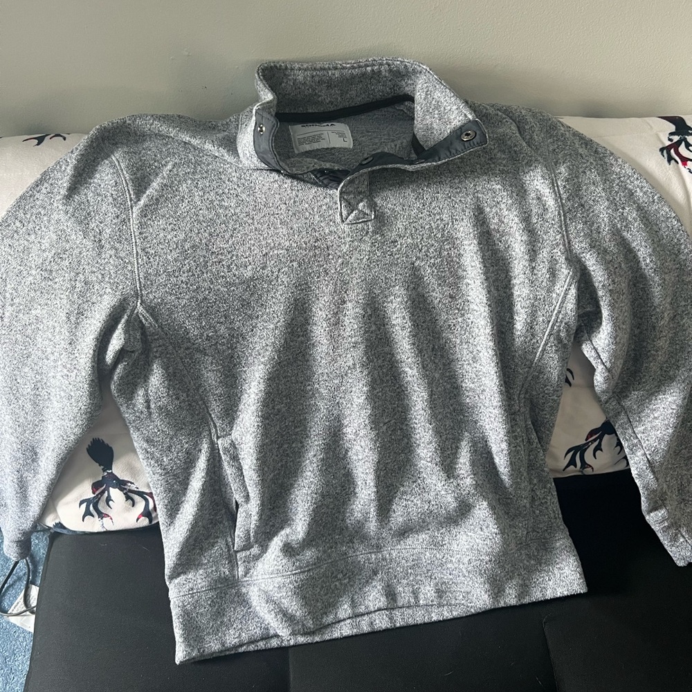 Sonoma Men’s L Grey quarter button!!!